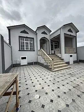 Satılır 4 otaqlı həyət evi 120 m²