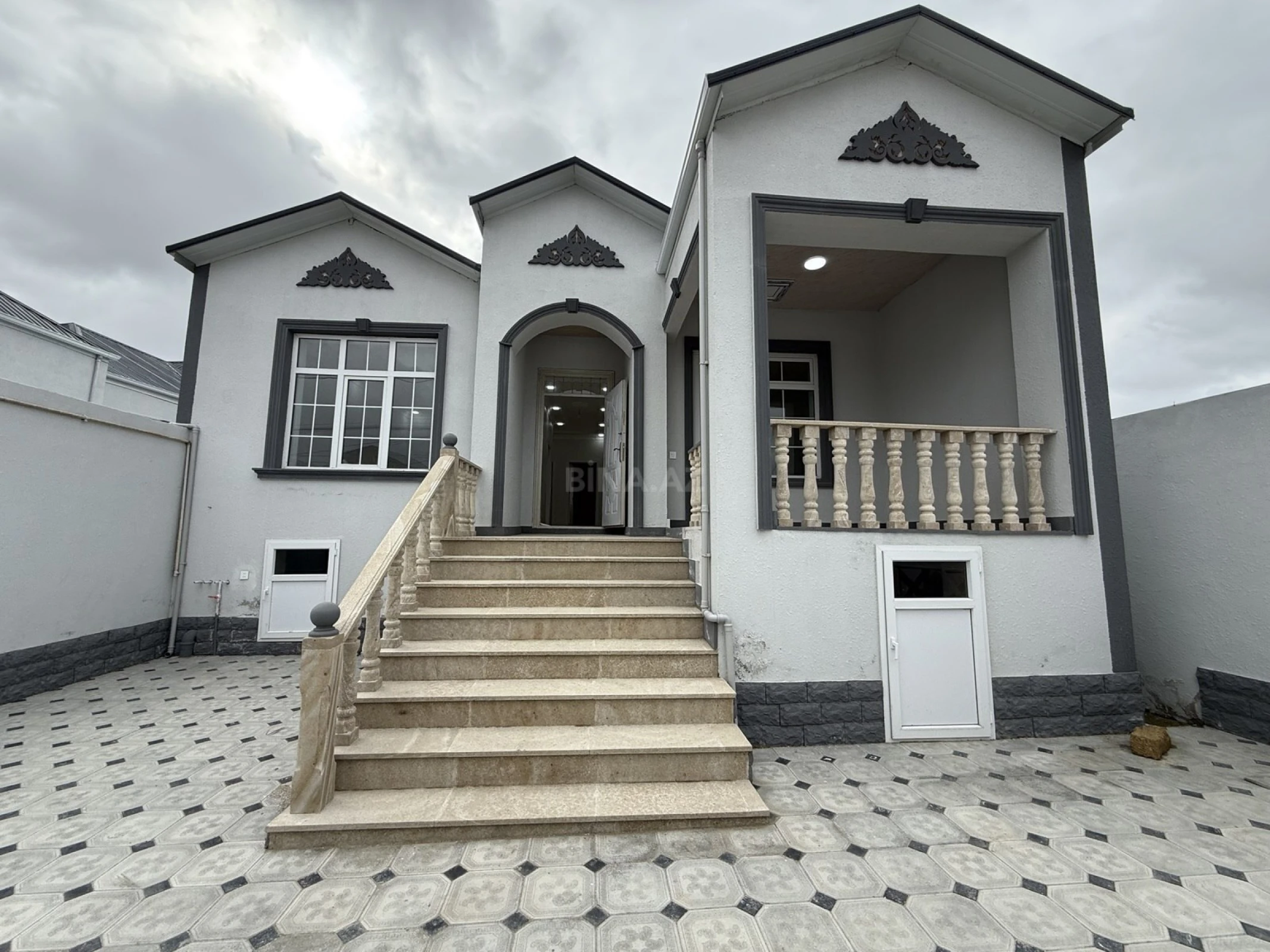 Satılır 4 otaqlı həyət evi 120 m²