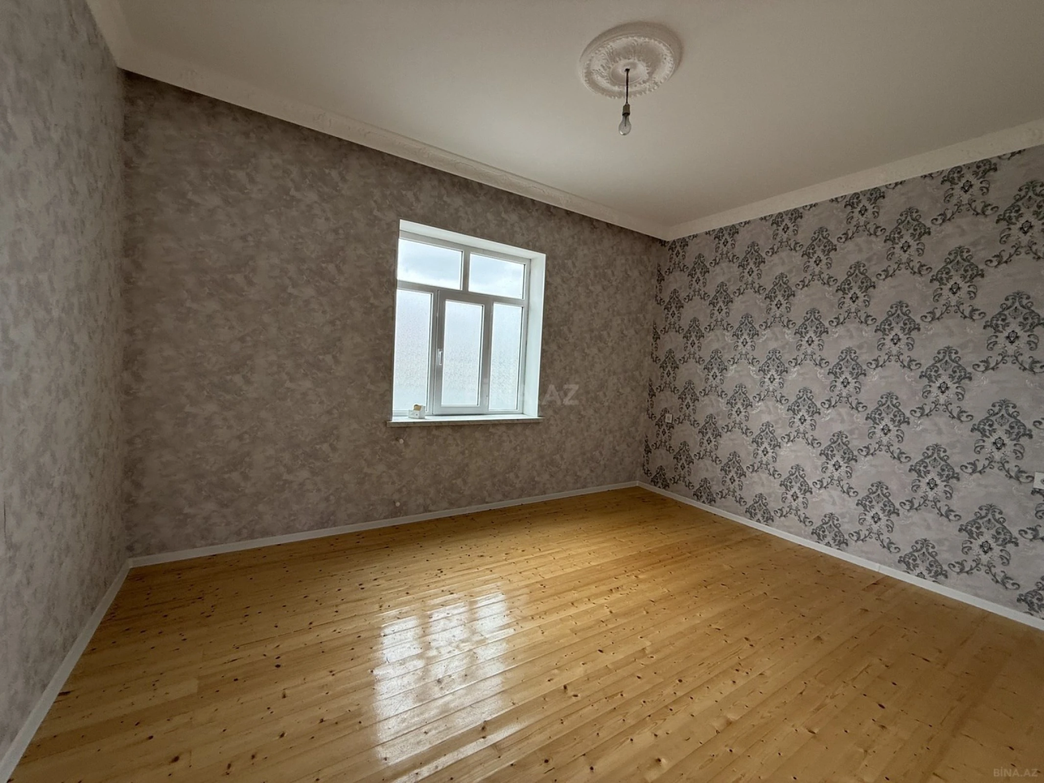 Satılır 4 otaqlı həyət evi 120 m²