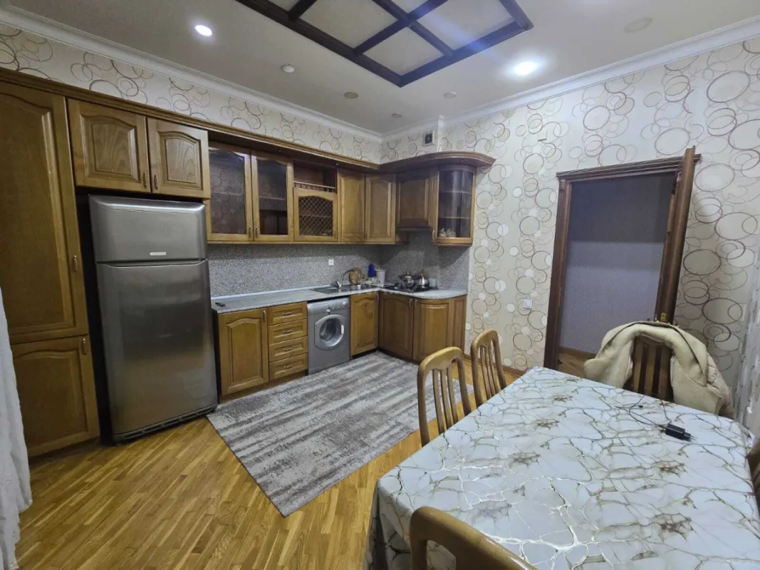 Kirayə verilir 3 otaqlı mənzil 115 m²