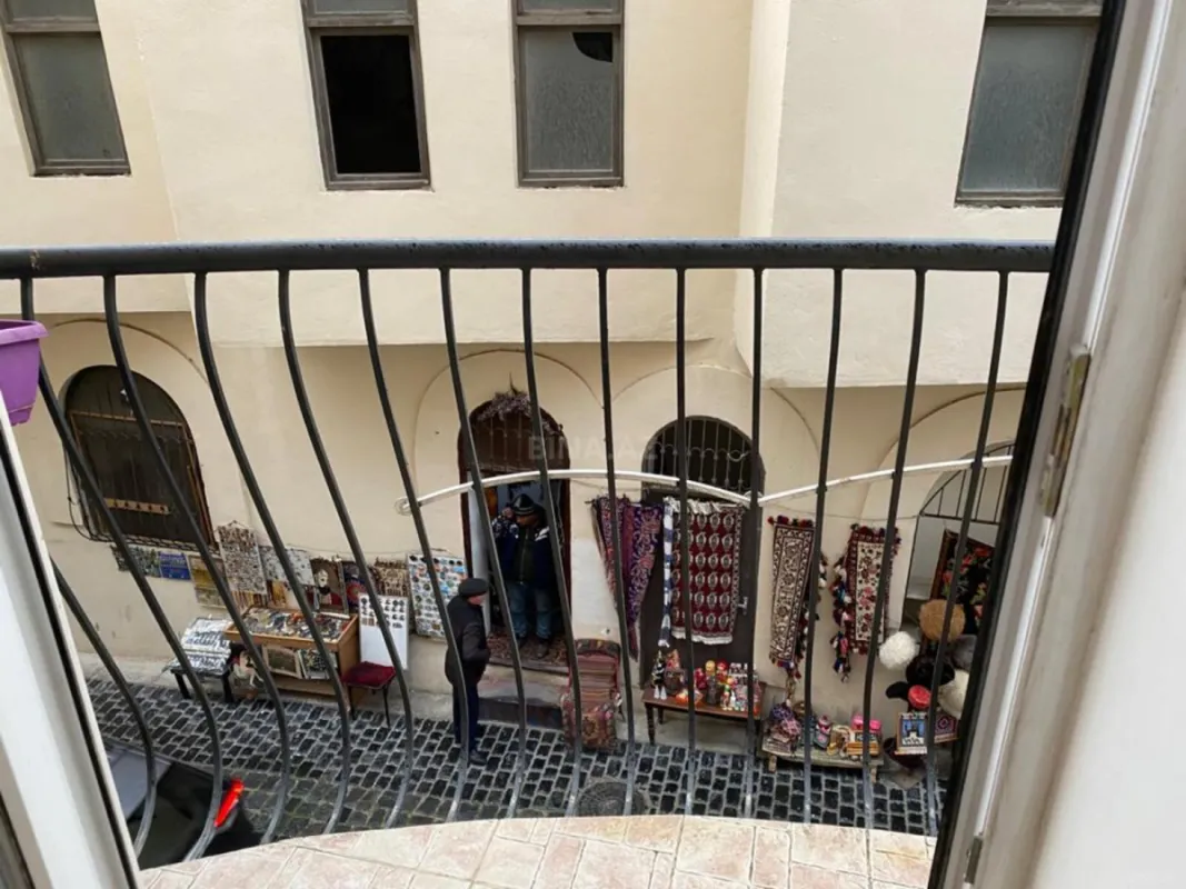 Kirayə verilir 2 otaqlı mənzil 70 m²