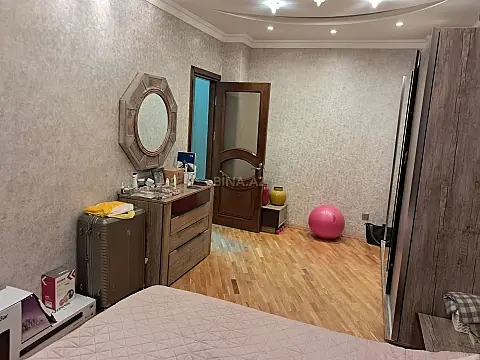Satılır 2 otaqlı mənzil 80 m²