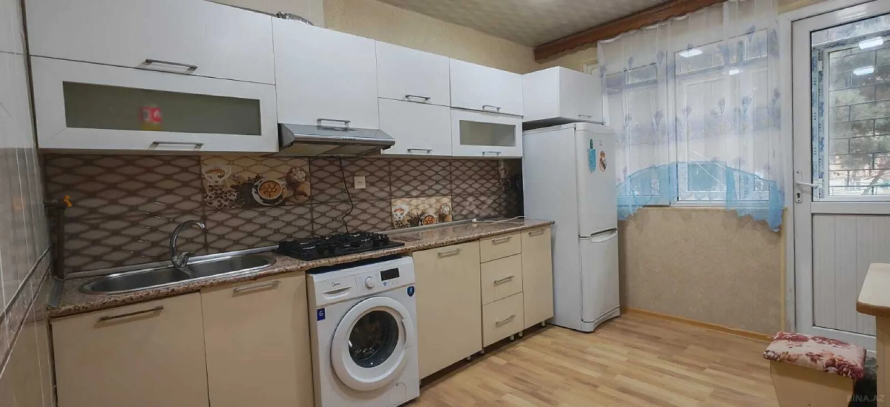 Kirayə verilir 2 otaqlı mənzil 60 m²