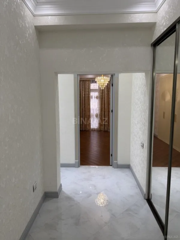 Satılır 3 otaqlı mənzil 145 m²