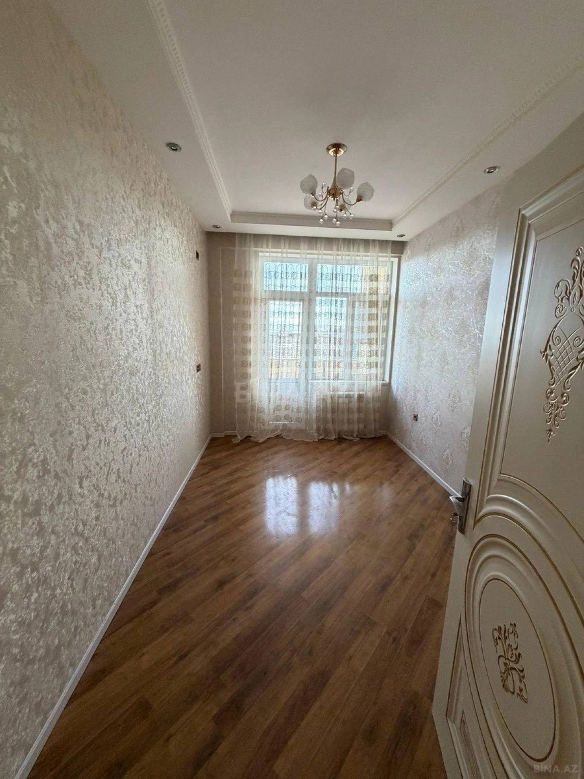 Satılır 2 otaqlı mənzil 70 m²