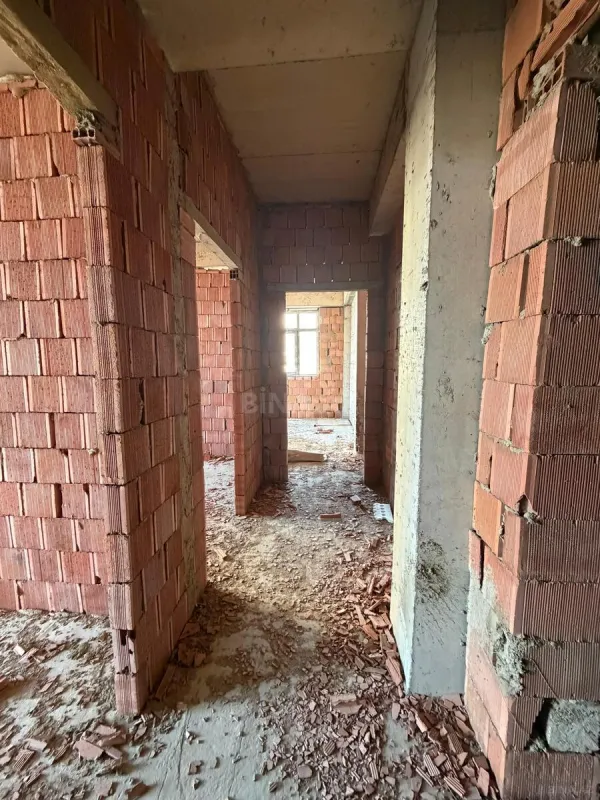 Satılır 2 otaqlı mənzil 67 m²