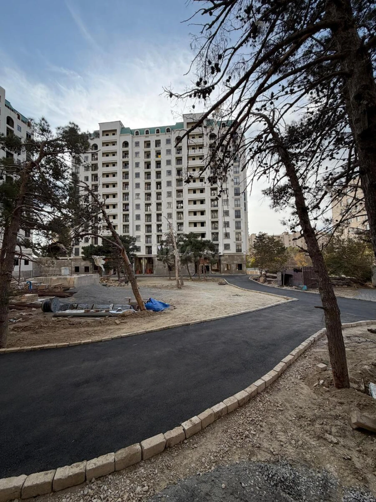 Satılır 2 otaqlı mənzil 67 m²