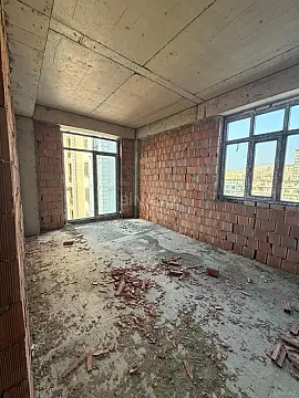 Satılır 2 otaqlı mənzil 67 m²