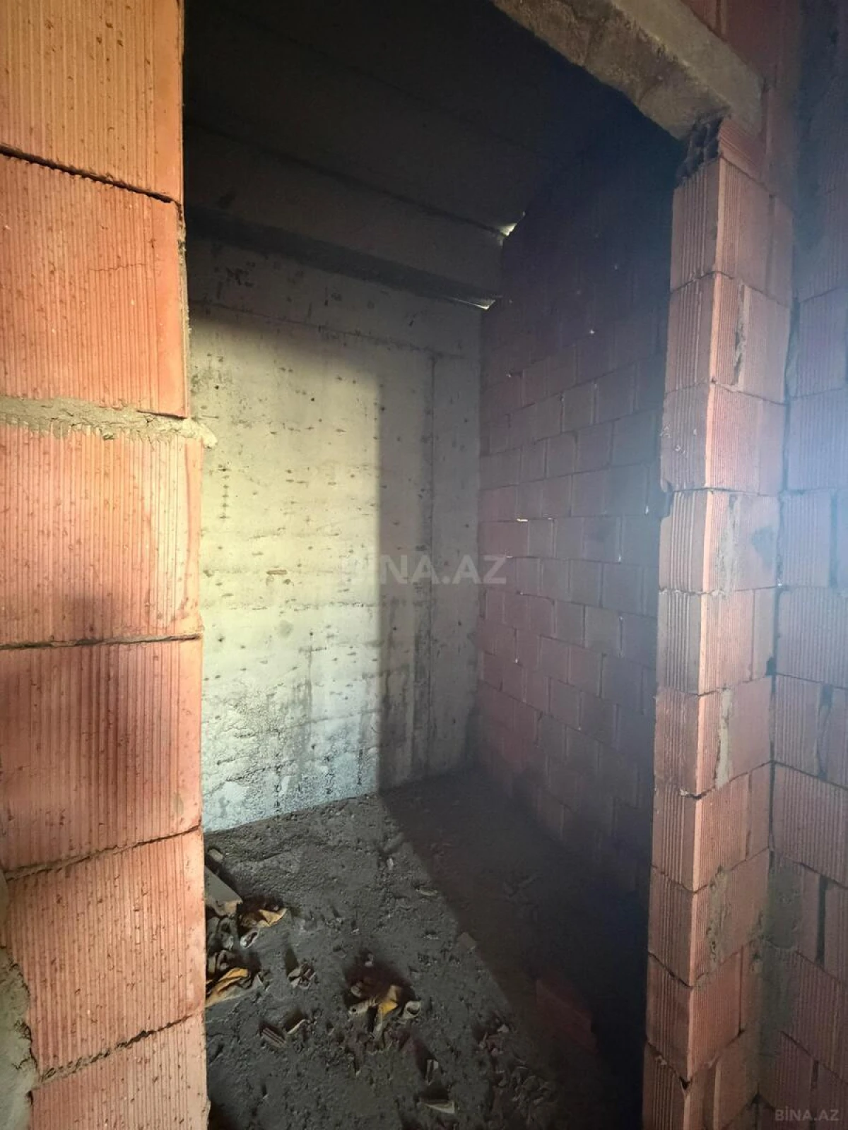 Satılır 2 otaqlı mənzil 67 m²
