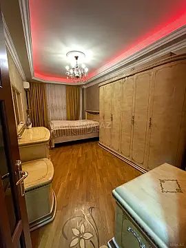 Kirayə verilir 2 otaqlı mənzil 100 m²