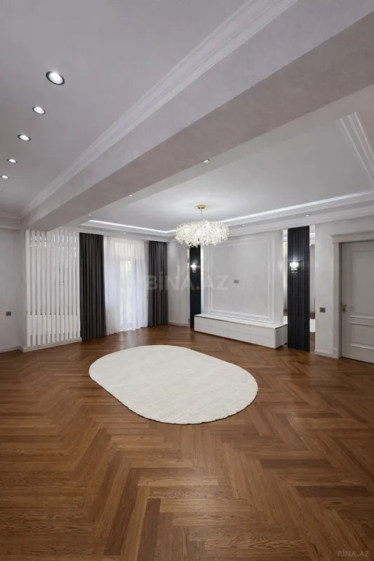 Satılır 3 otaqlı mənzil 138.8 m²