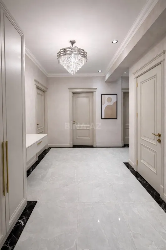 Satılır 3 otaqlı mənzil 138.8 m²