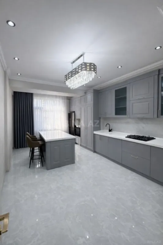 Satılır 3 otaqlı mənzil 138.8 m²