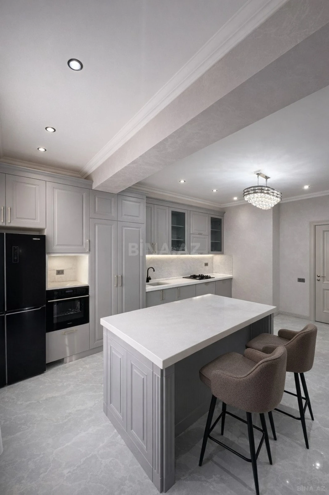 Satılır 3 otaqlı mənzil 138.8 m²