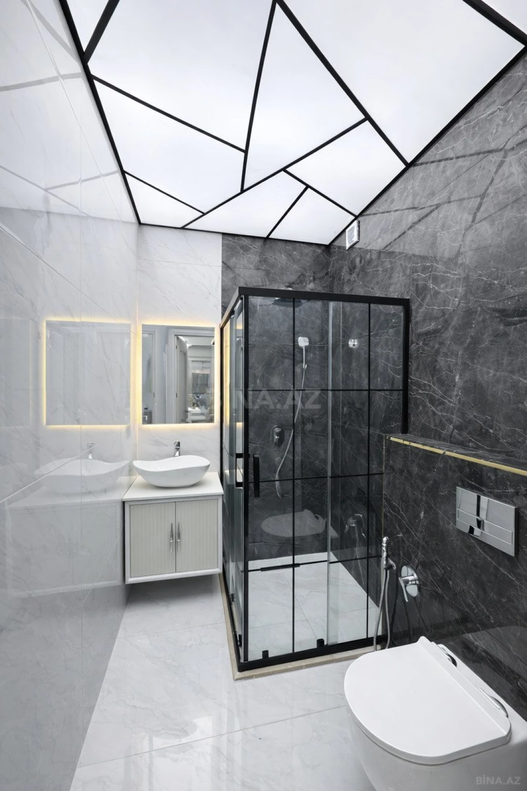 Satılır 3 otaqlı mənzil 138.8 m²