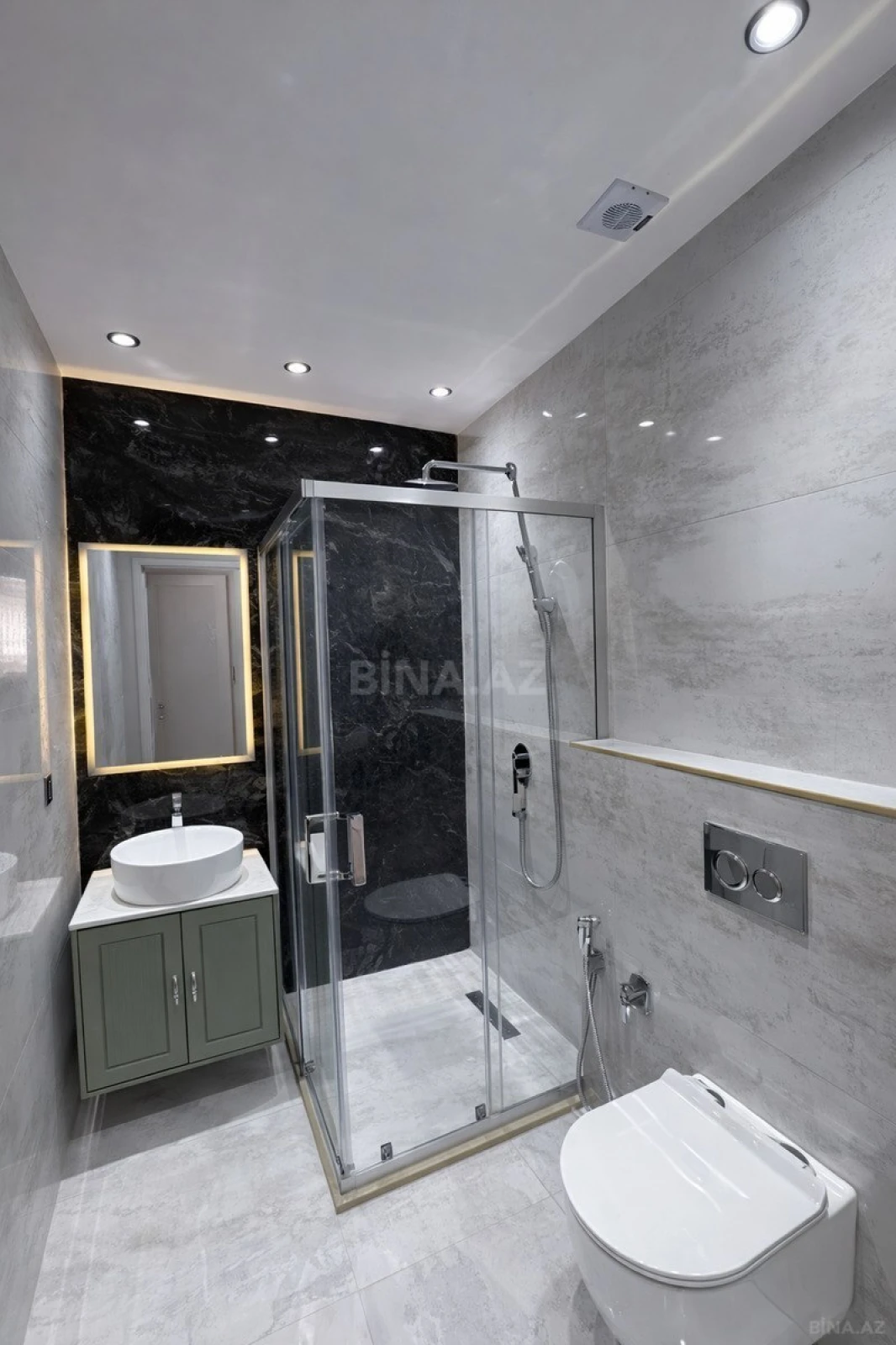 Satılır 3 otaqlı mənzil 138.8 m²