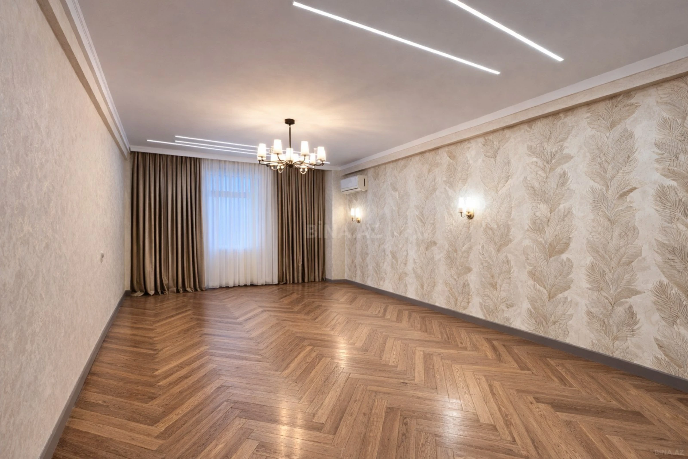 Satılır 4 otaqlı mənzil 245 m²