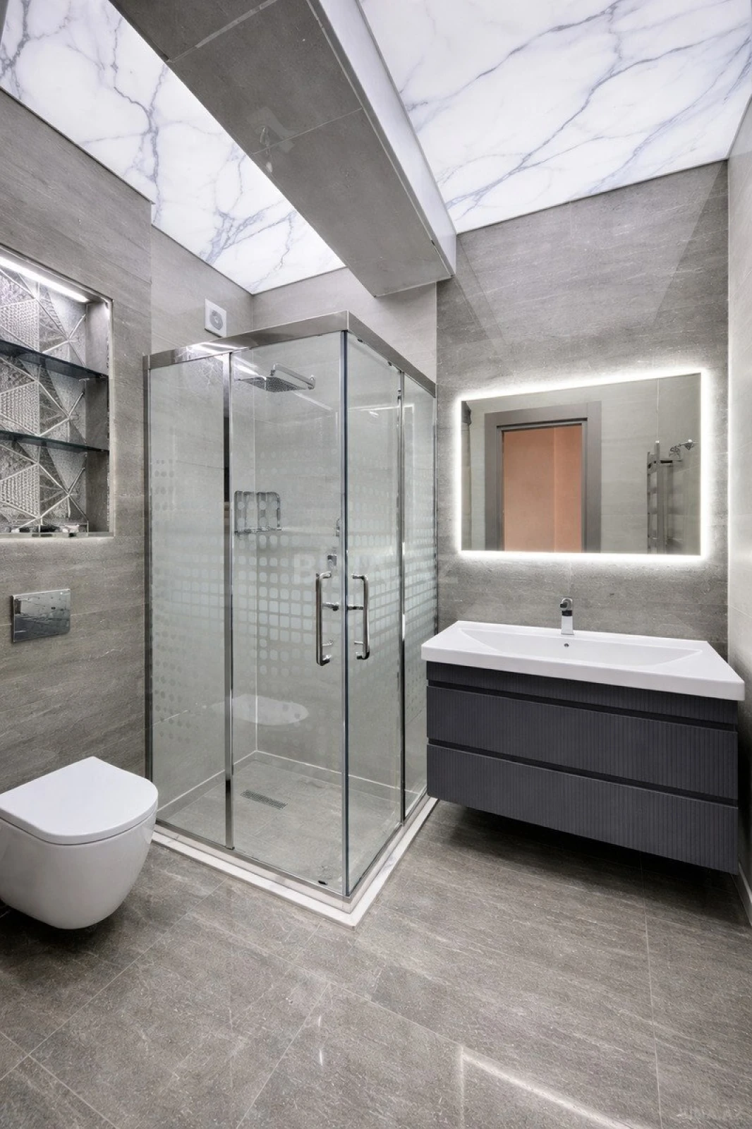 Satılır 4 otaqlı mənzil 245 m²