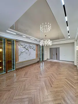 Satılır 4 otaqlı mənzil 245 m²