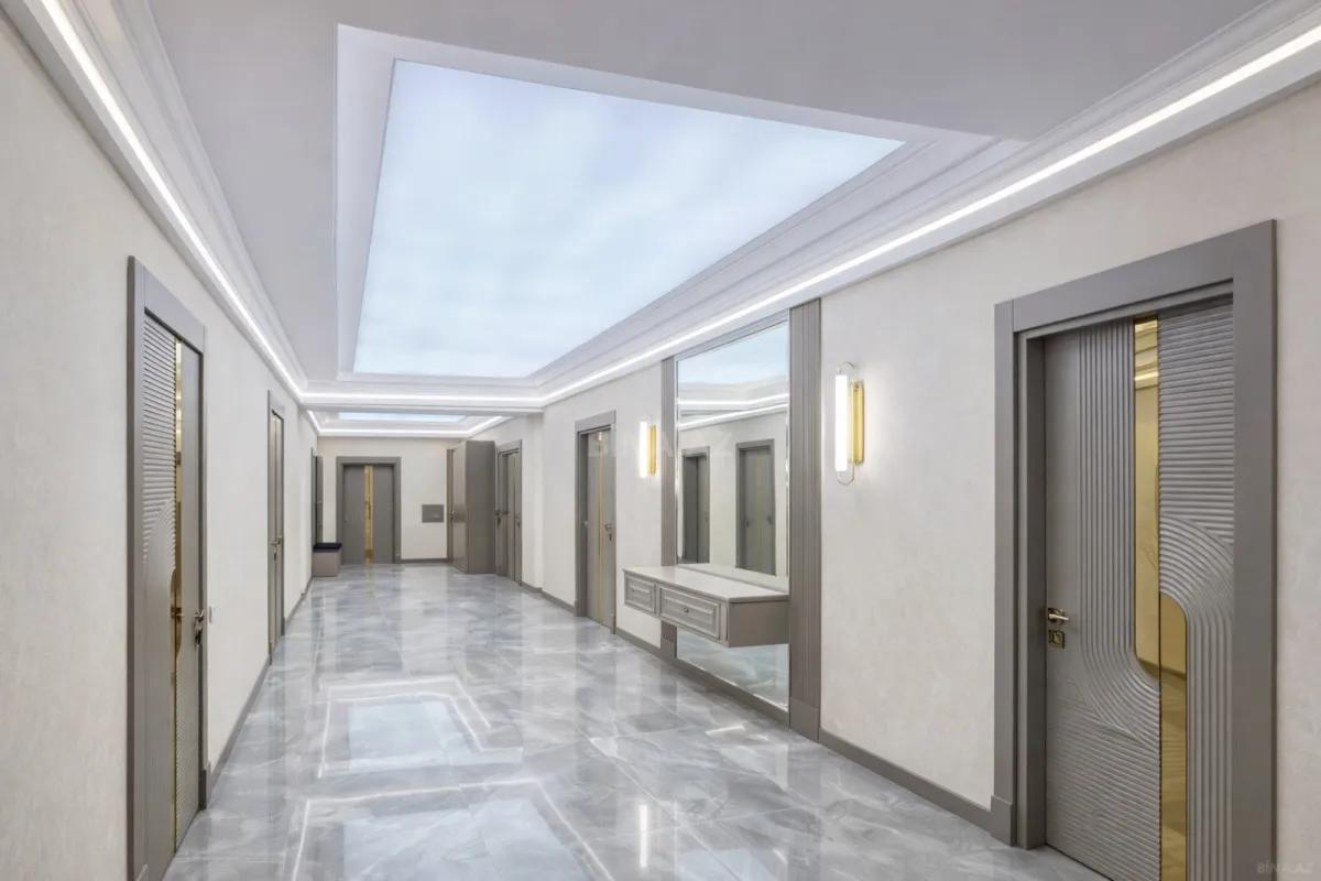 Satılır 4 otaqlı mənzil 245 m²