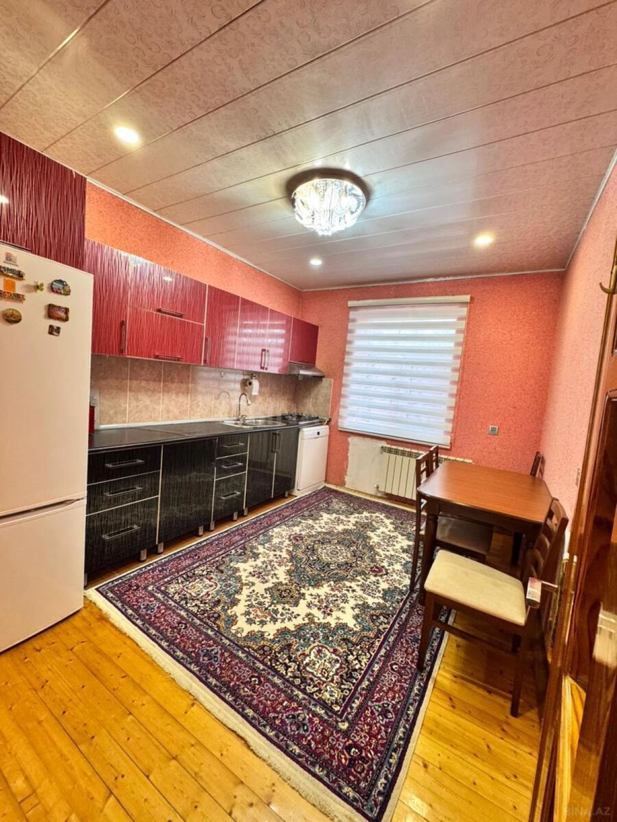 Satılır 5 otaqlı həyət evi 200 m²