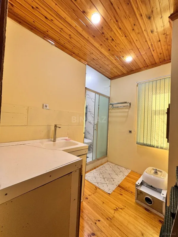 Satılır 5 otaqlı həyət evi 200 m²