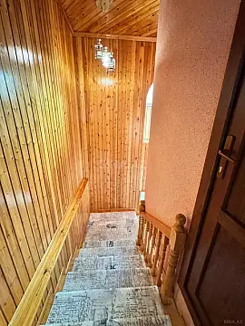 Satılır 5 otaqlı həyət evi 200 m²