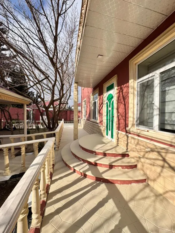 Satılır 5 otaqlı həyət evi 200 m²