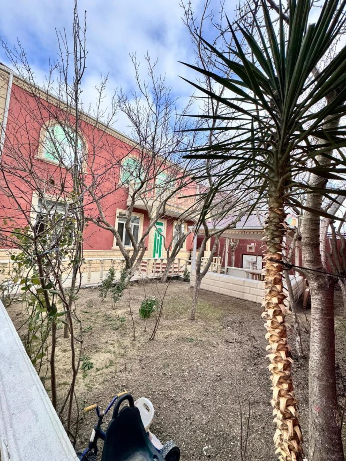 Satılır 5 otaqlı həyət evi 200 m²