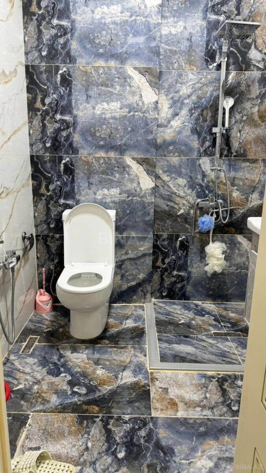 Kirayə verilir 2 otaqlı mənzil 70 m²