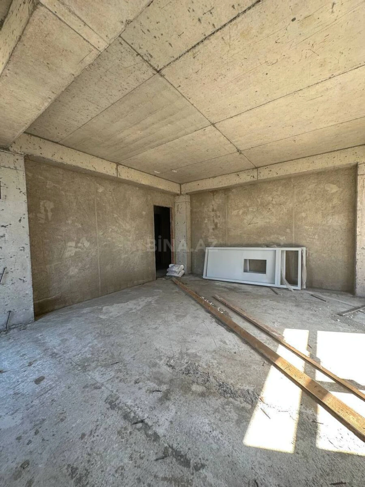 Satılır 3 otaqlı mənzil 129.6 m²