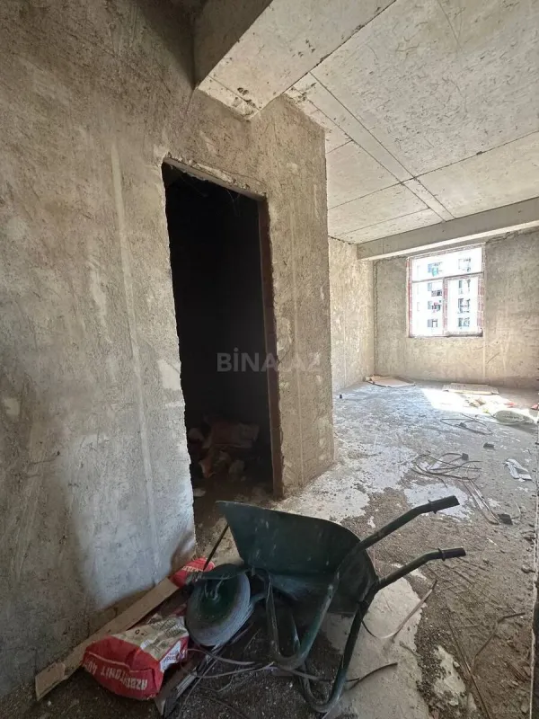 Satılır 3 otaqlı mənzil 129.6 m²