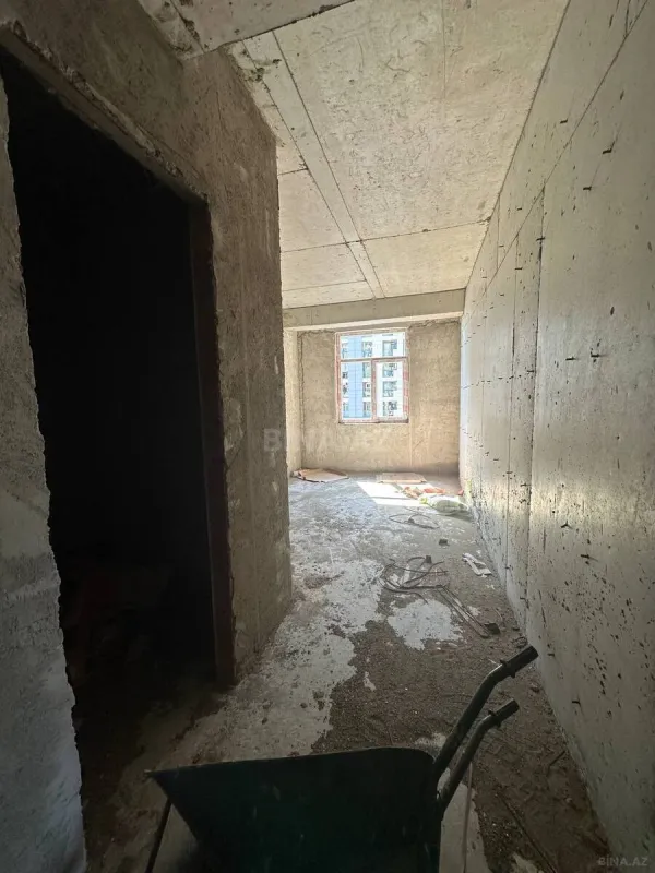 Satılır 3 otaqlı mənzil 129.6 m²