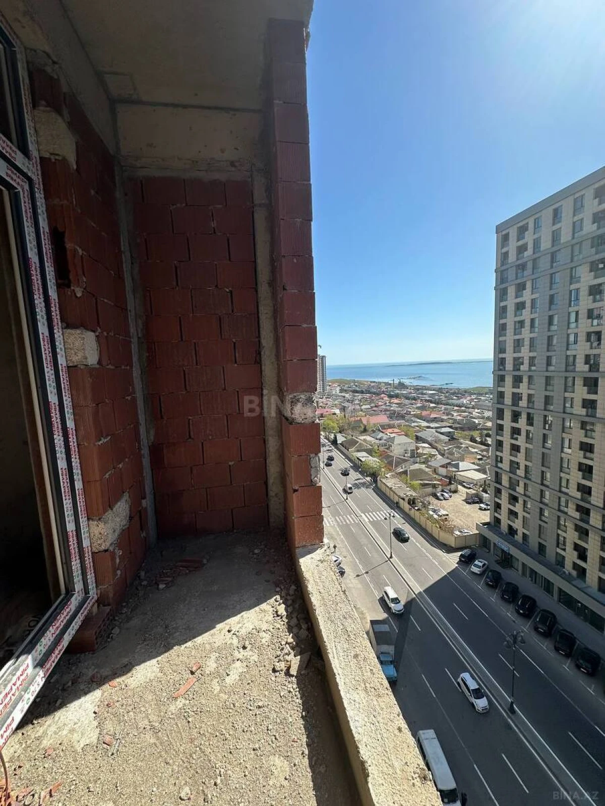 Satılır 3 otaqlı mənzil 129.6 m²