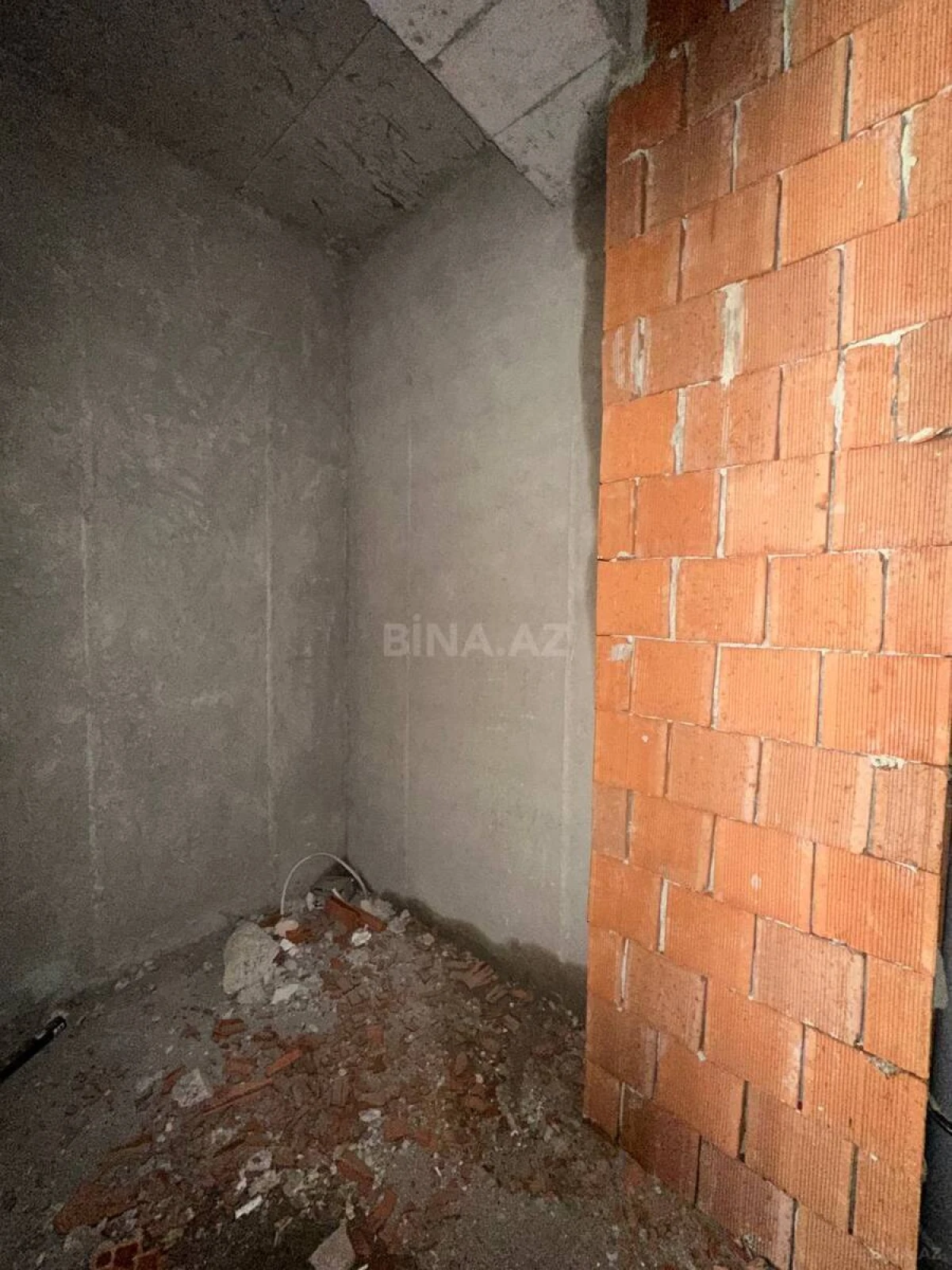 Satılır 3 otaqlı mənzil 129.6 m²