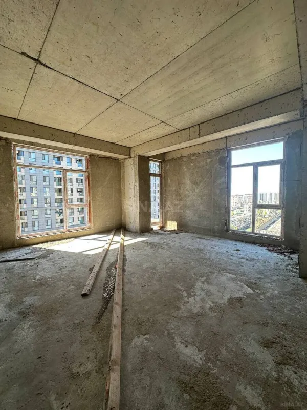 Satılır 3 otaqlı mənzil 129.6 m²