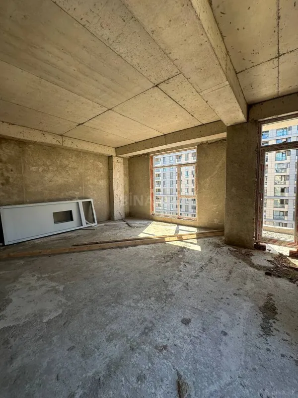 Satılır 3 otaqlı mənzil 129.6 m²