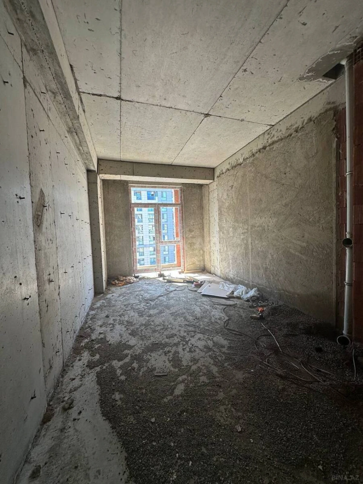 Satılır 3 otaqlı mənzil 129.6 m²