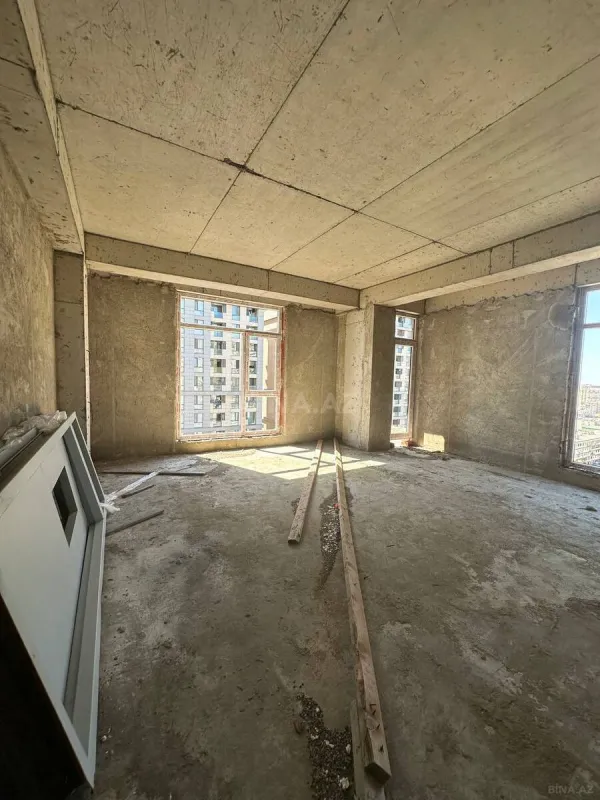 Satılır 3 otaqlı mənzil 129.6 m²