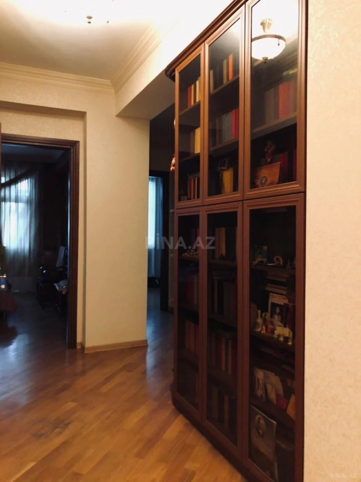Kirayə verilir 4 otaqlı mənzil 145 m²