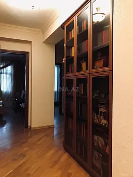 Kirayə verilir 4 otaqlı mənzil 145 m²
