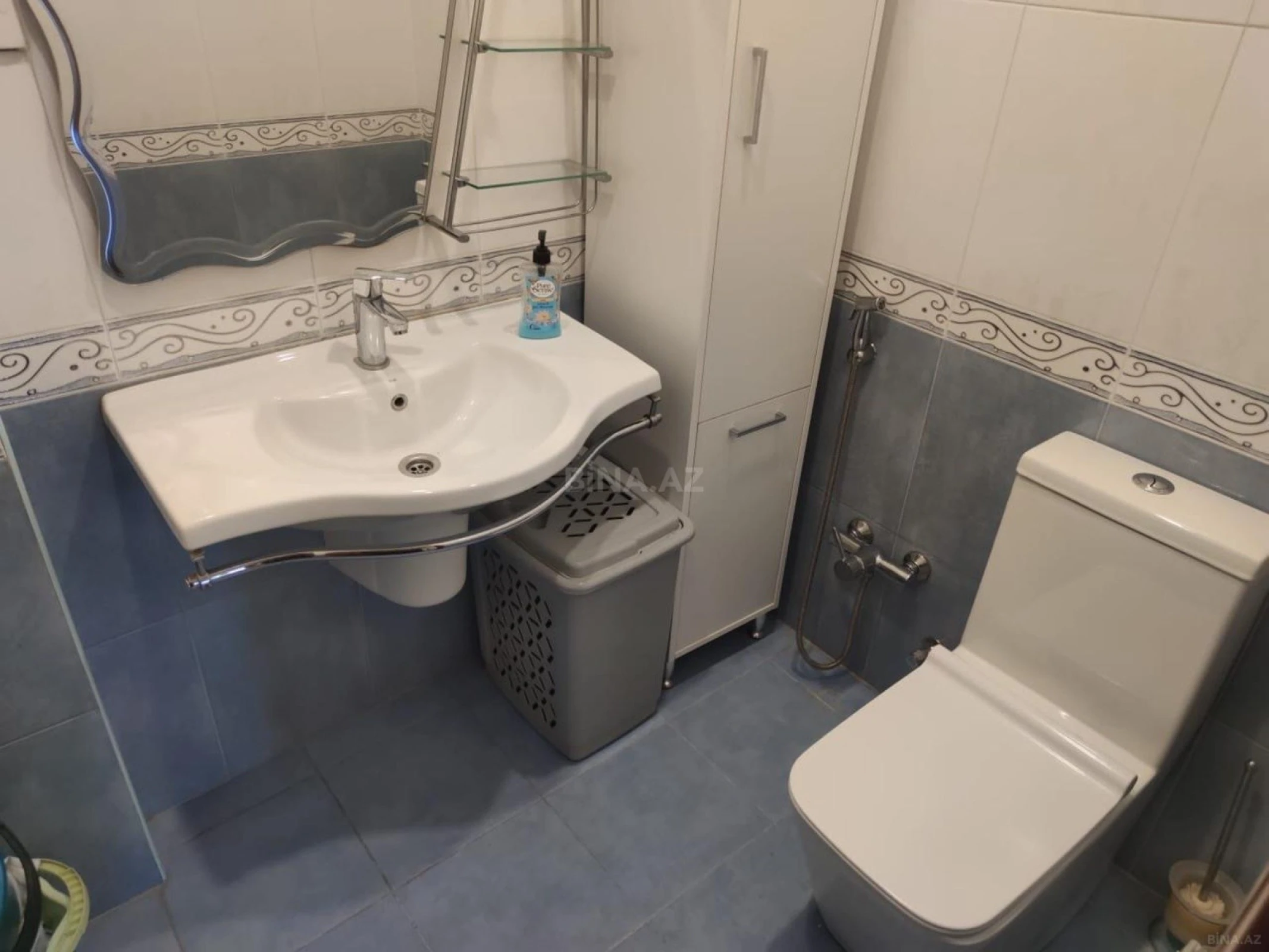 Kirayə verilir 4 otaqlı mənzil 145 m²