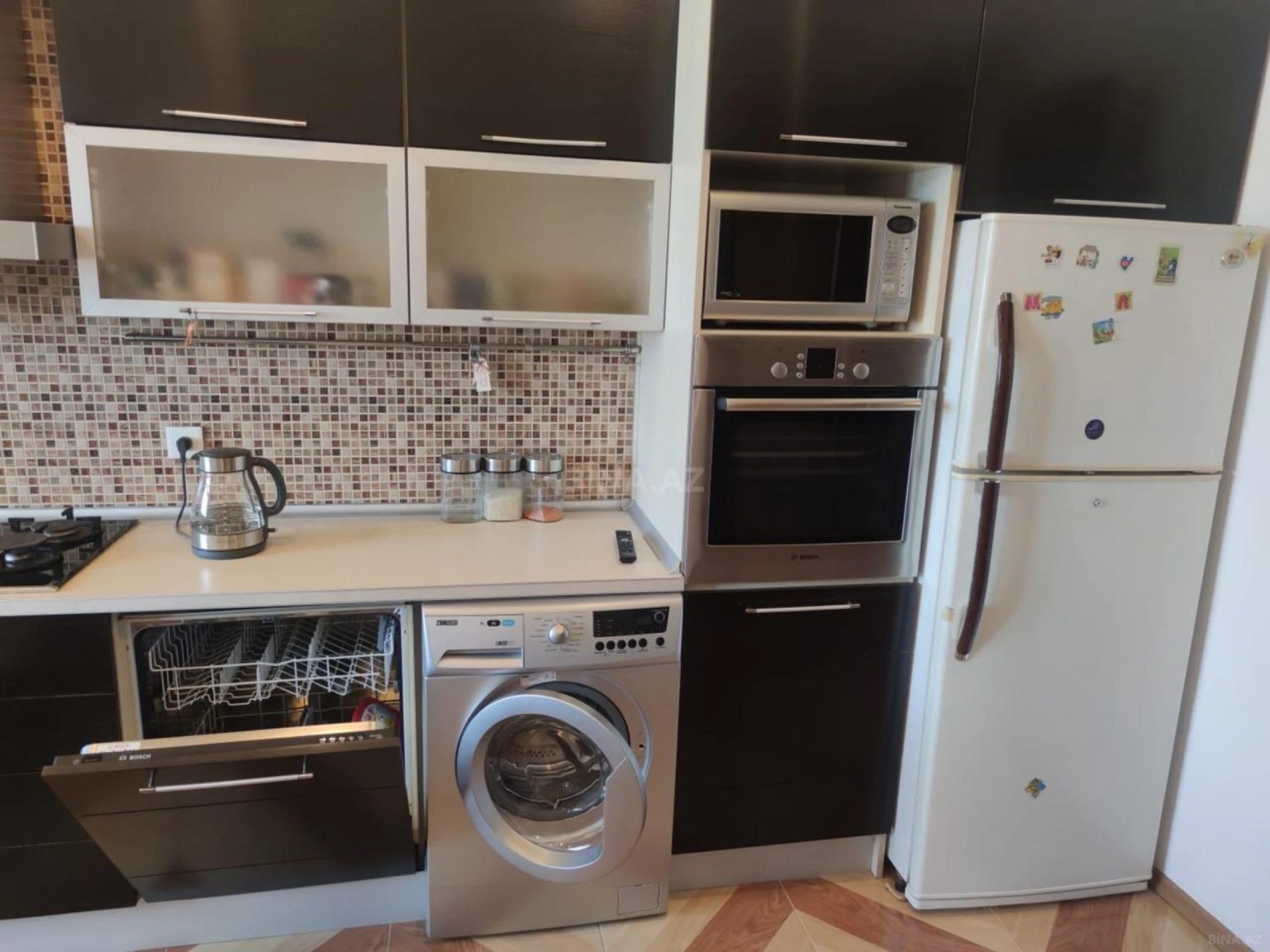 Kirayə verilir 4 otaqlı mənzil 145 m²