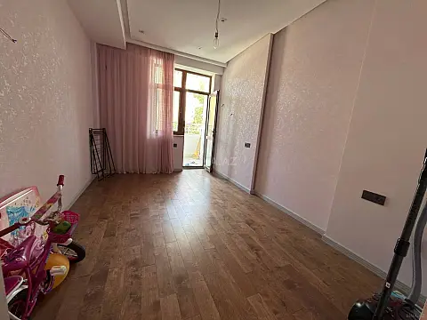 Satılır 3 otaqlı mənzil 86 m²