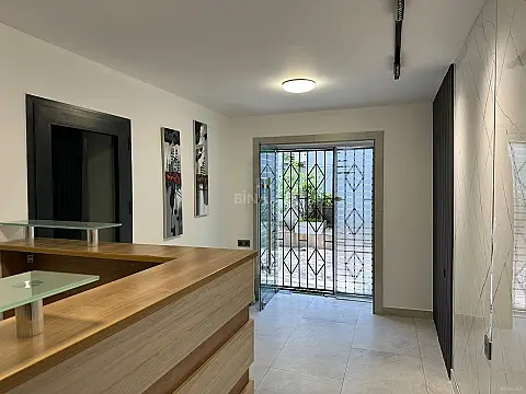 Kirayə verilir 4 otaqlı ofis 110 m²