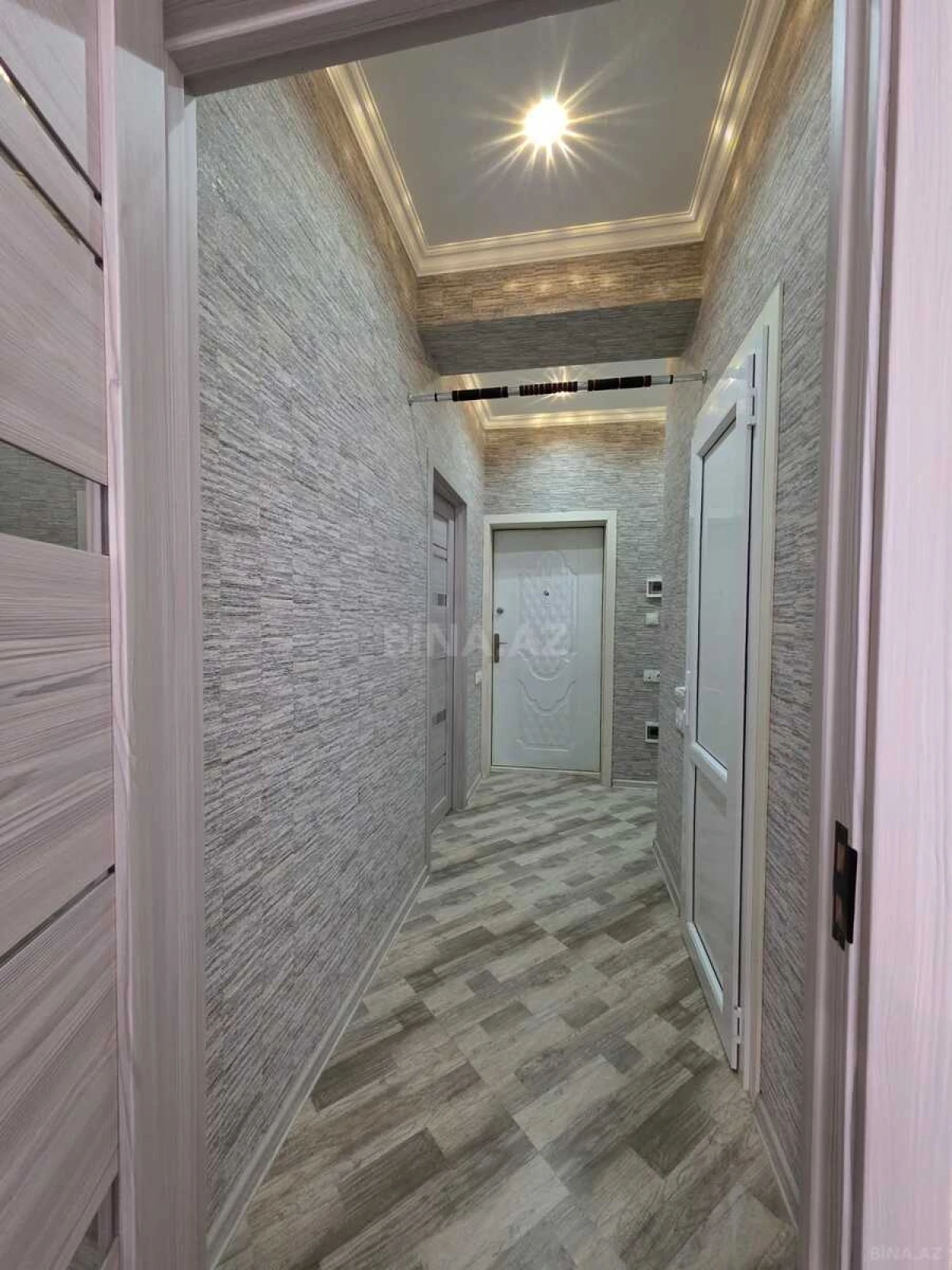 Satılır 2 otaqlı mənzil 56 m²