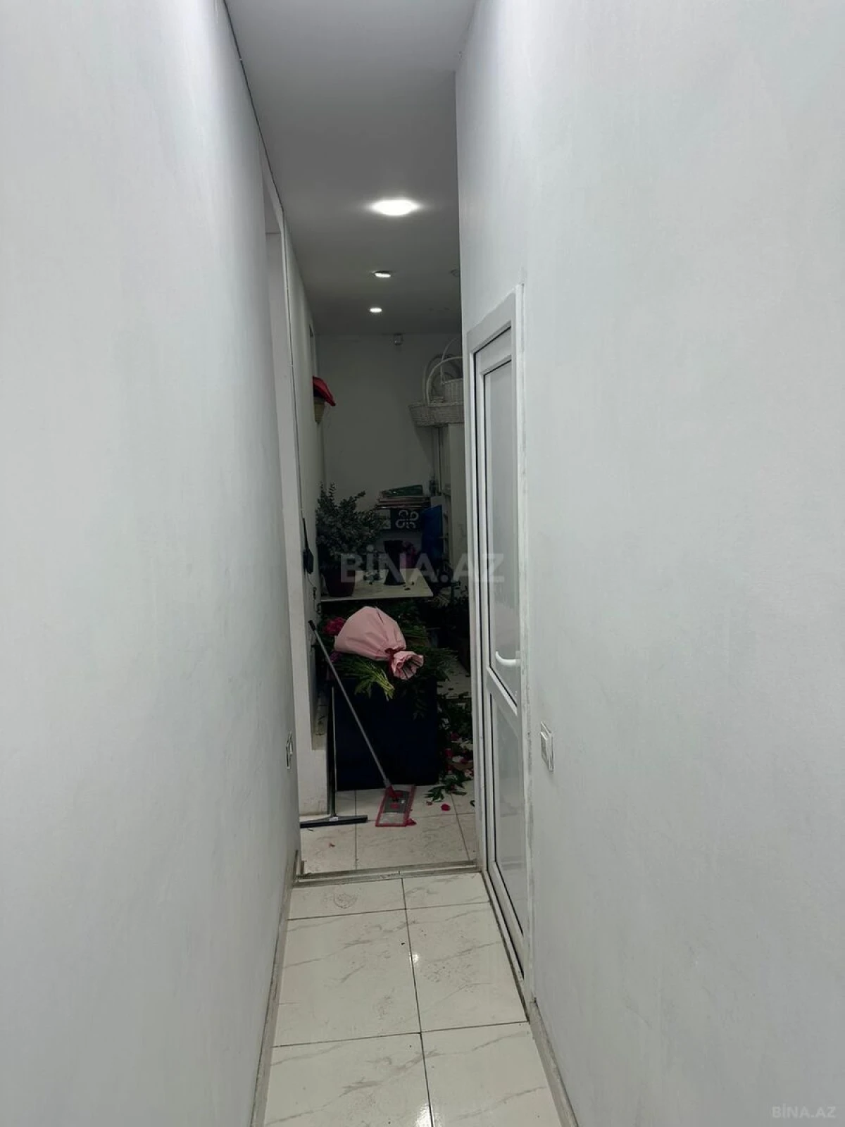 Satılır obyekt 67 m²