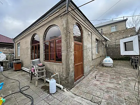 Satılır 4 otaqlı həyət evi 81 m²