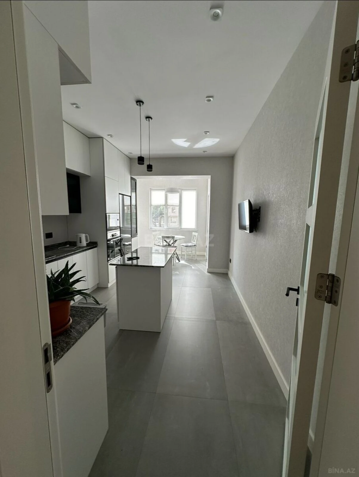 Satılır 3 otaqlı mənzil 125 m²