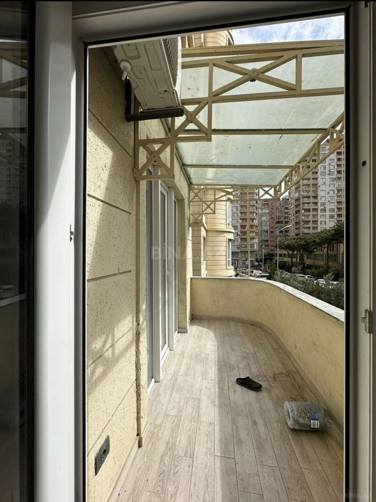 Satılır 3 otaqlı mənzil 125 m²